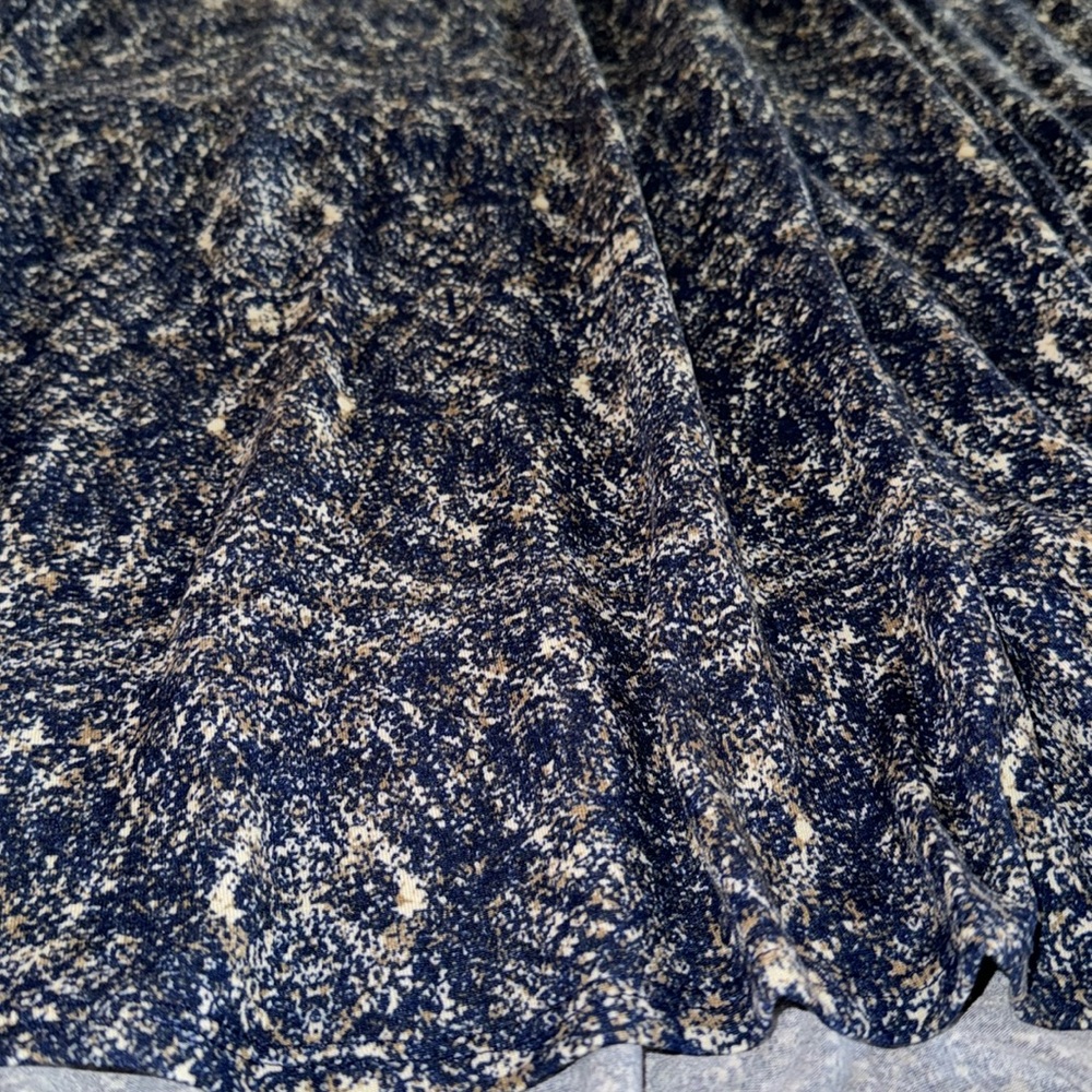 🍁 Lularoe “MAXI” skirt brown & ivory design on blue background  XS - Picture 2 of 7